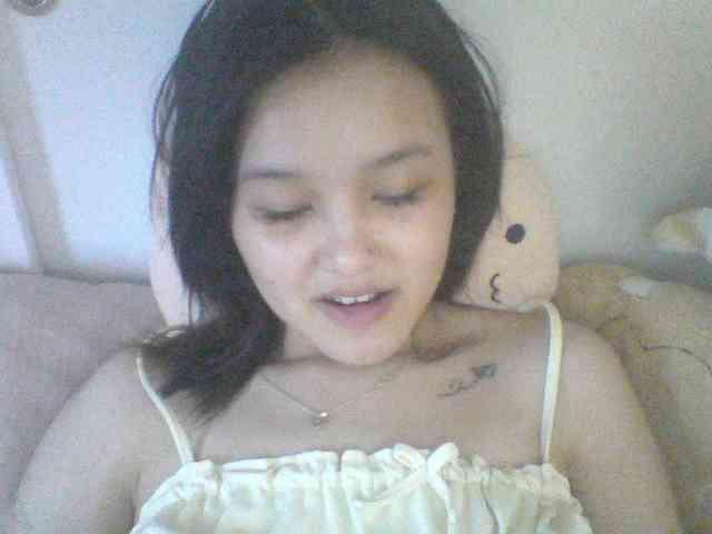 Alina-2k webcam