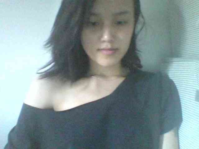 Alina-2k webcam