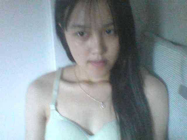 Alina-2k webcam