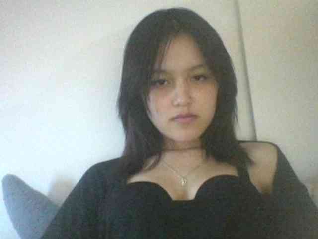 Alina-2k webcam