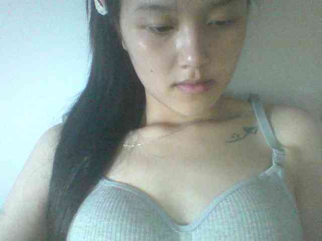 Alina-2k webcam