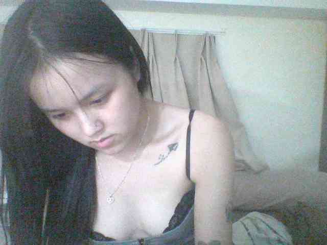Alina-2k webcam