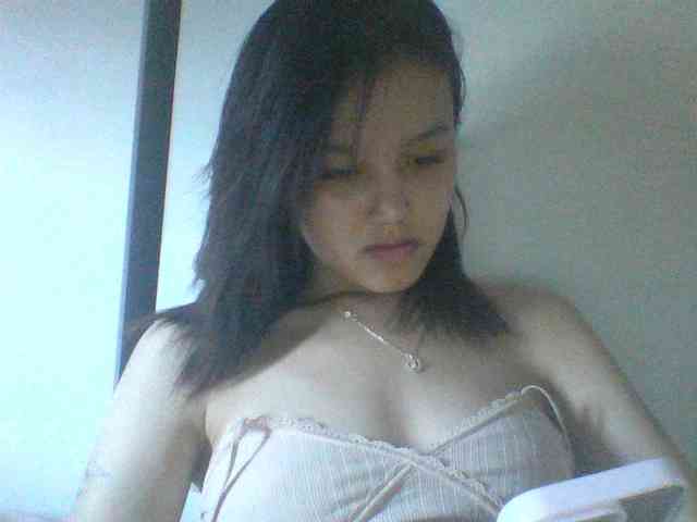 Alina-2k webcam