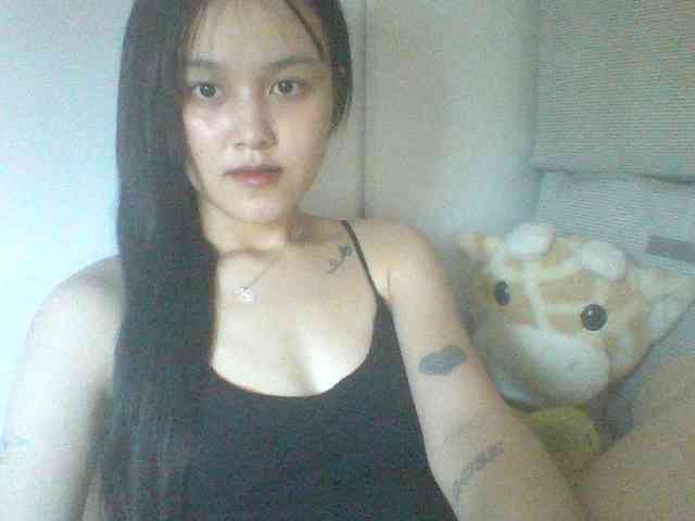 Alina-2k webcam