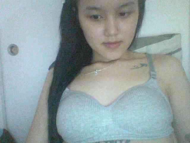 Alina-2k webcam