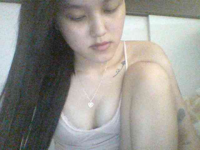 Alina-2k webcam