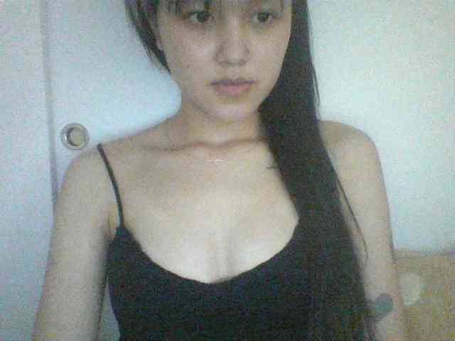 Alina-2k Live Webcam on BongaCams