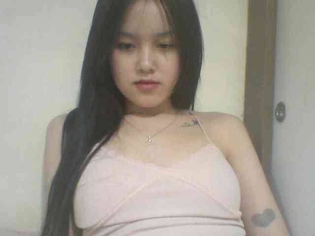 Alina-2k webcam