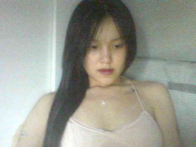 Alina-2k webcam