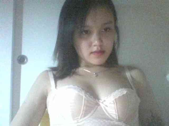 Alina-2k webcam
