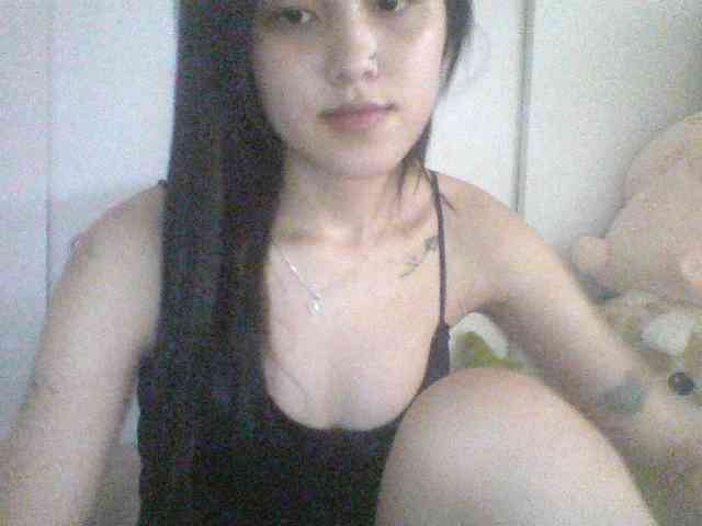 Alina-2k webcam