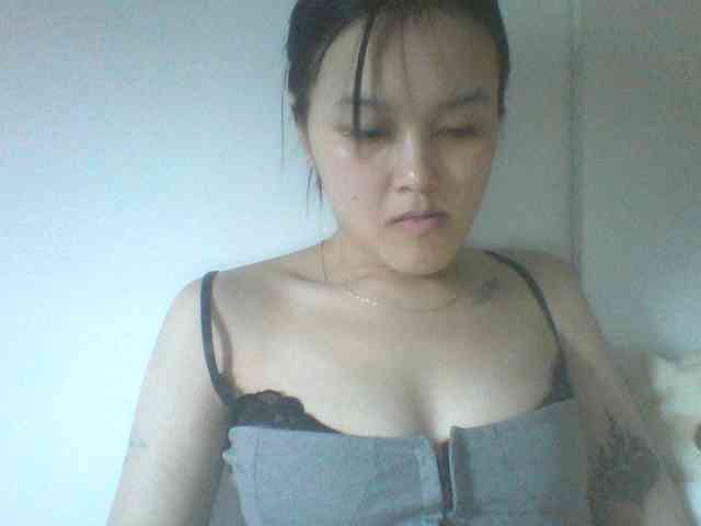 Alina-2k webcam