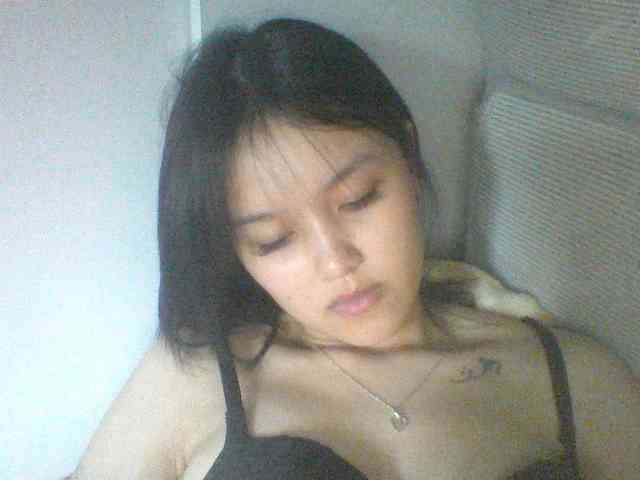Alina-2k webcam