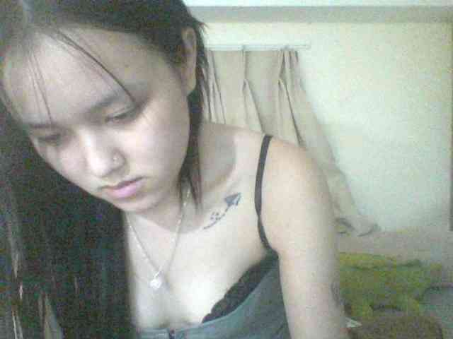 Alina-2k webcam