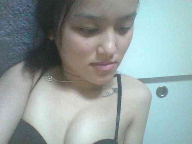 Alina-2k webcam