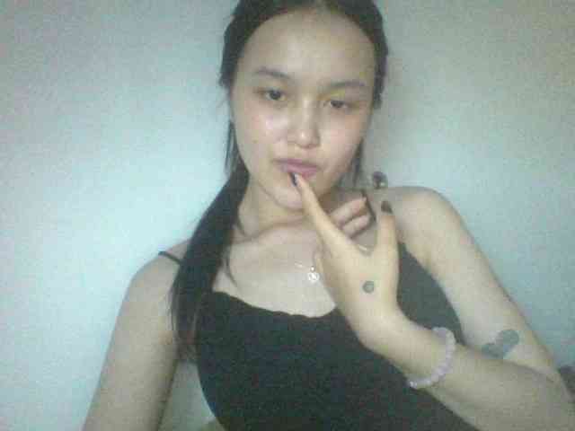 Alina-2k webcam