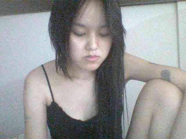 Alina-2k webcam