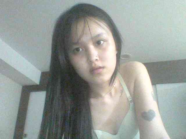 Alina-2k webcam