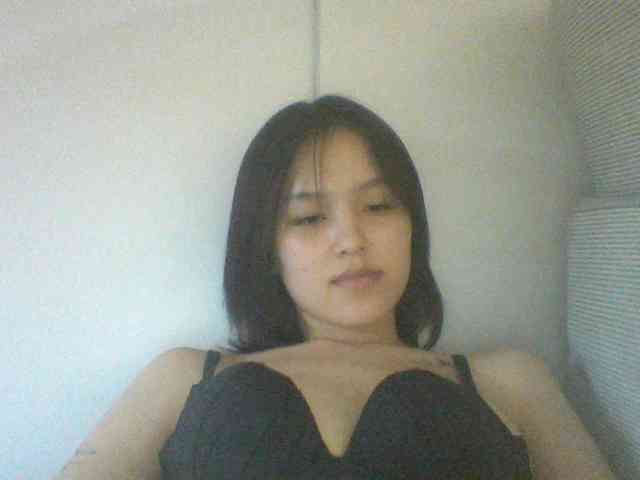 Alina-2k webcam