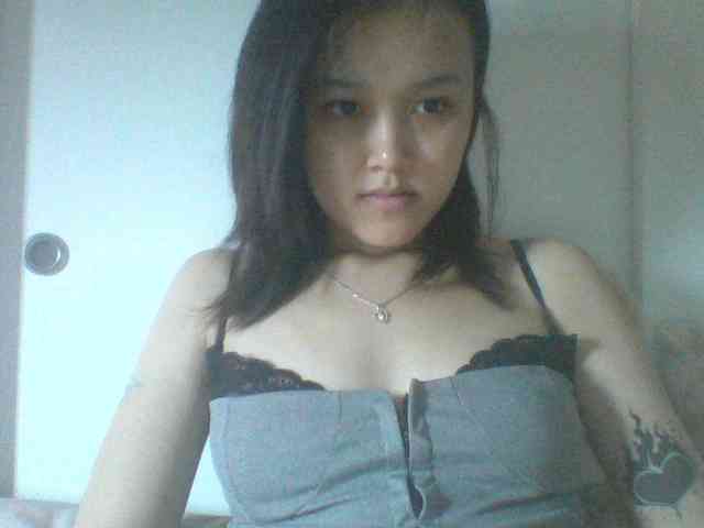 Alina-2k webcam