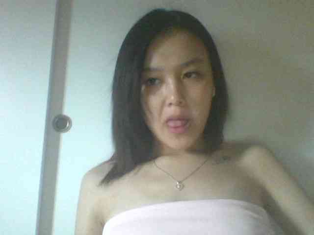 Alina-2k webcam