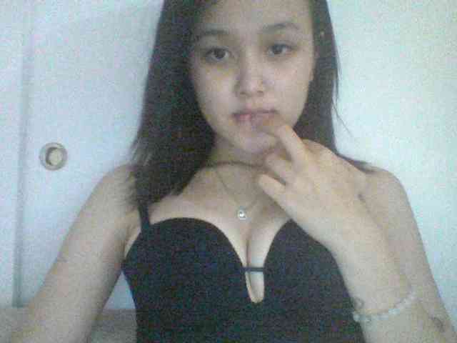 Alina-2k webcam