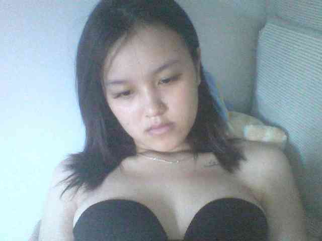 Alina-2k webcam