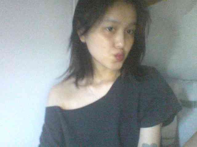 Alina-2k webcam