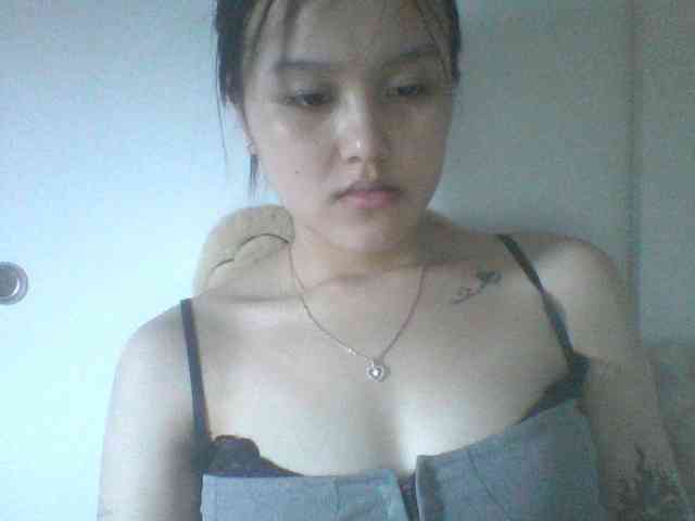 Alina-2k webcam