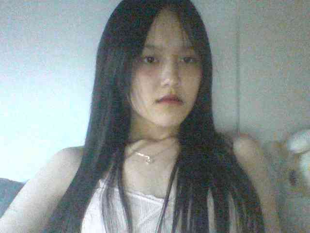 Alina-2k webcam
