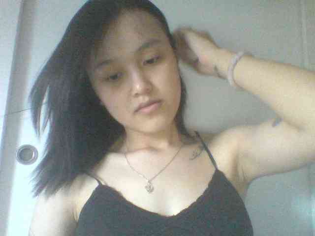 Alina-2k webcam