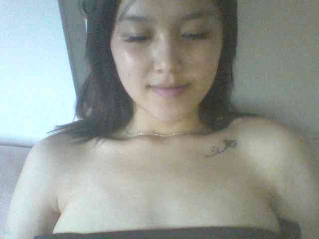 Alina-2k webcam