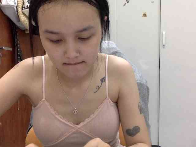 Alina-2k webcam