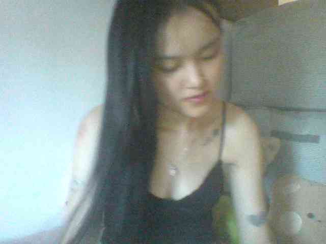 Alina-2k webcam