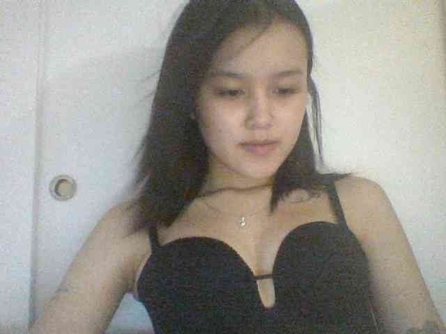 Alina-2k webcam