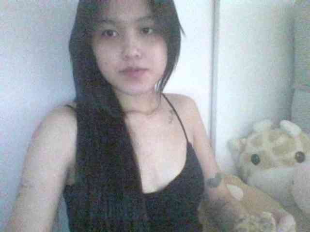 Alina-2k webcam