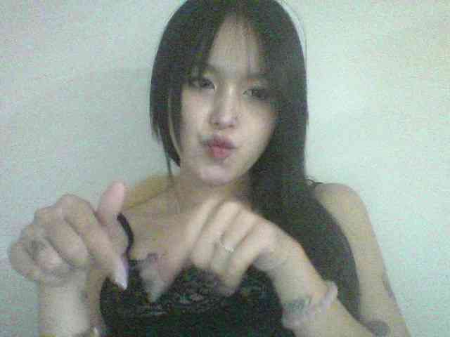 Alina-2k webcam