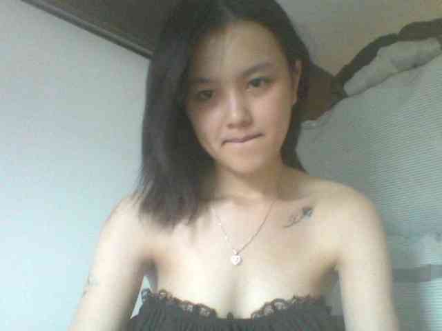Alina-2k webcam
