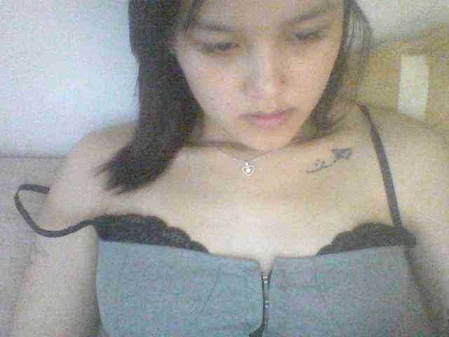 Alina-2k webcam
