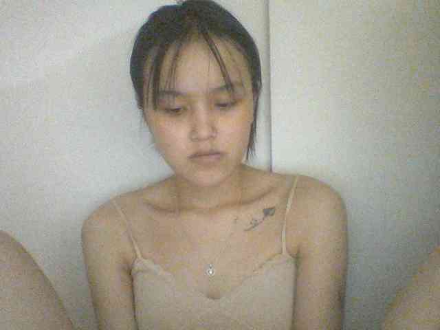 Alina-2k webcam