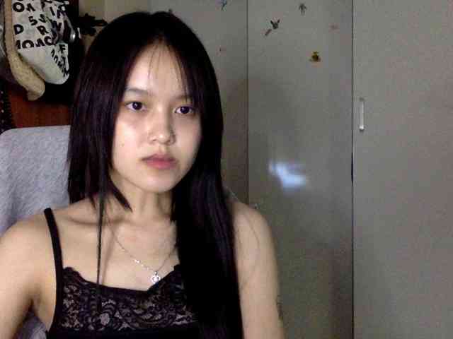 Alina-2k webcam
