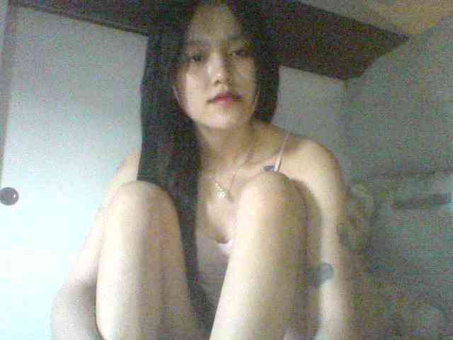 Alina-2k webcam
