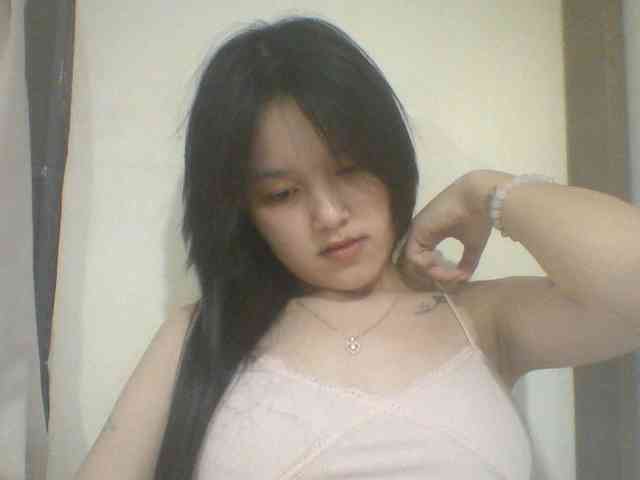 Alina-2k webcam