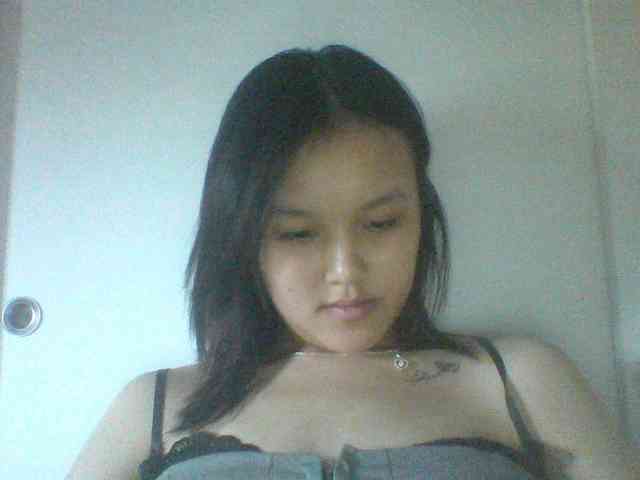 Alina-2k webcam