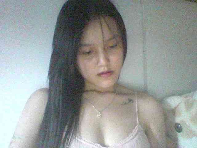 Alina-2k webcam