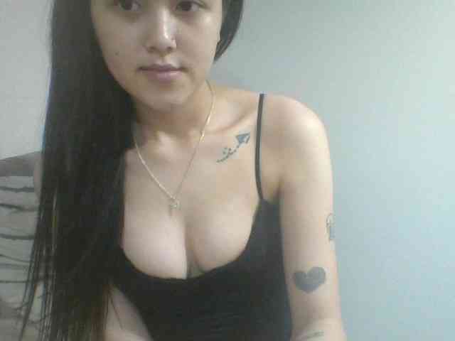 Alina-2k webcam