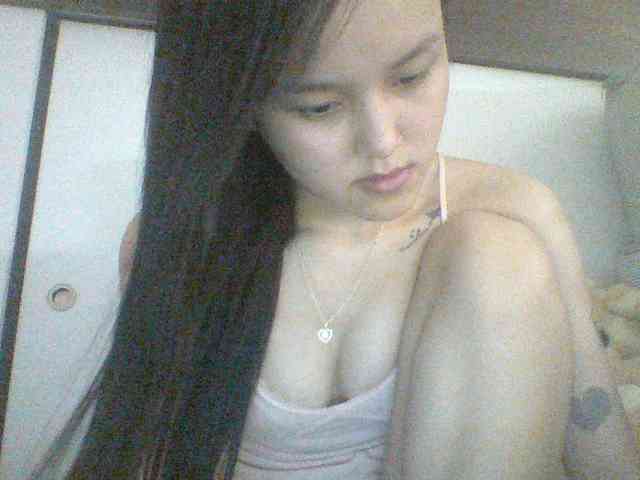 Alina-2k webcam