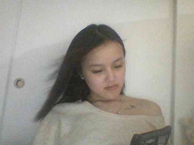 Alina-2k webcam
