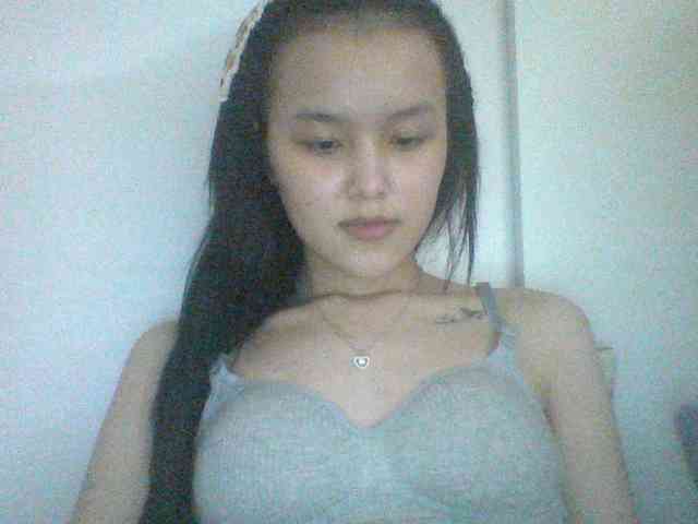 Alina-2k webcam