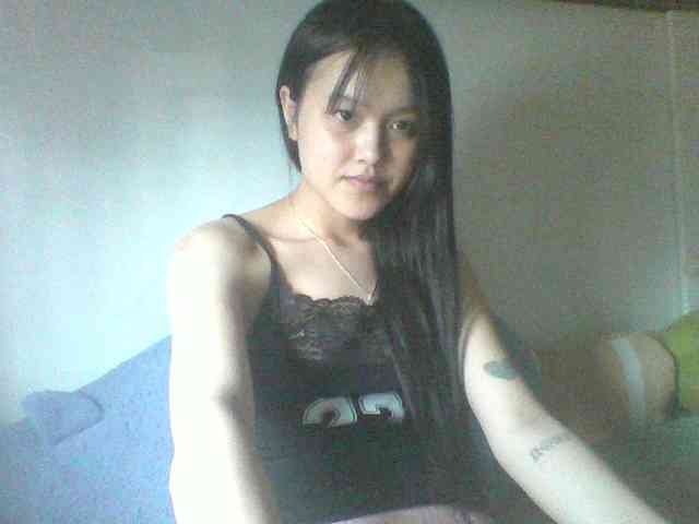 Alina-2k webcam